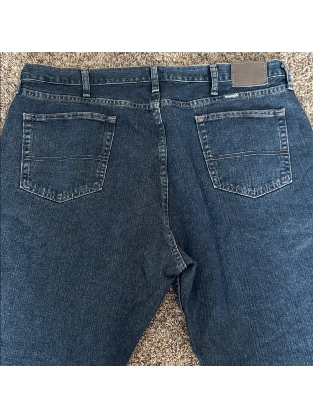 Wrangler 42 x 32 Dark Wash Straight Leg Jeans